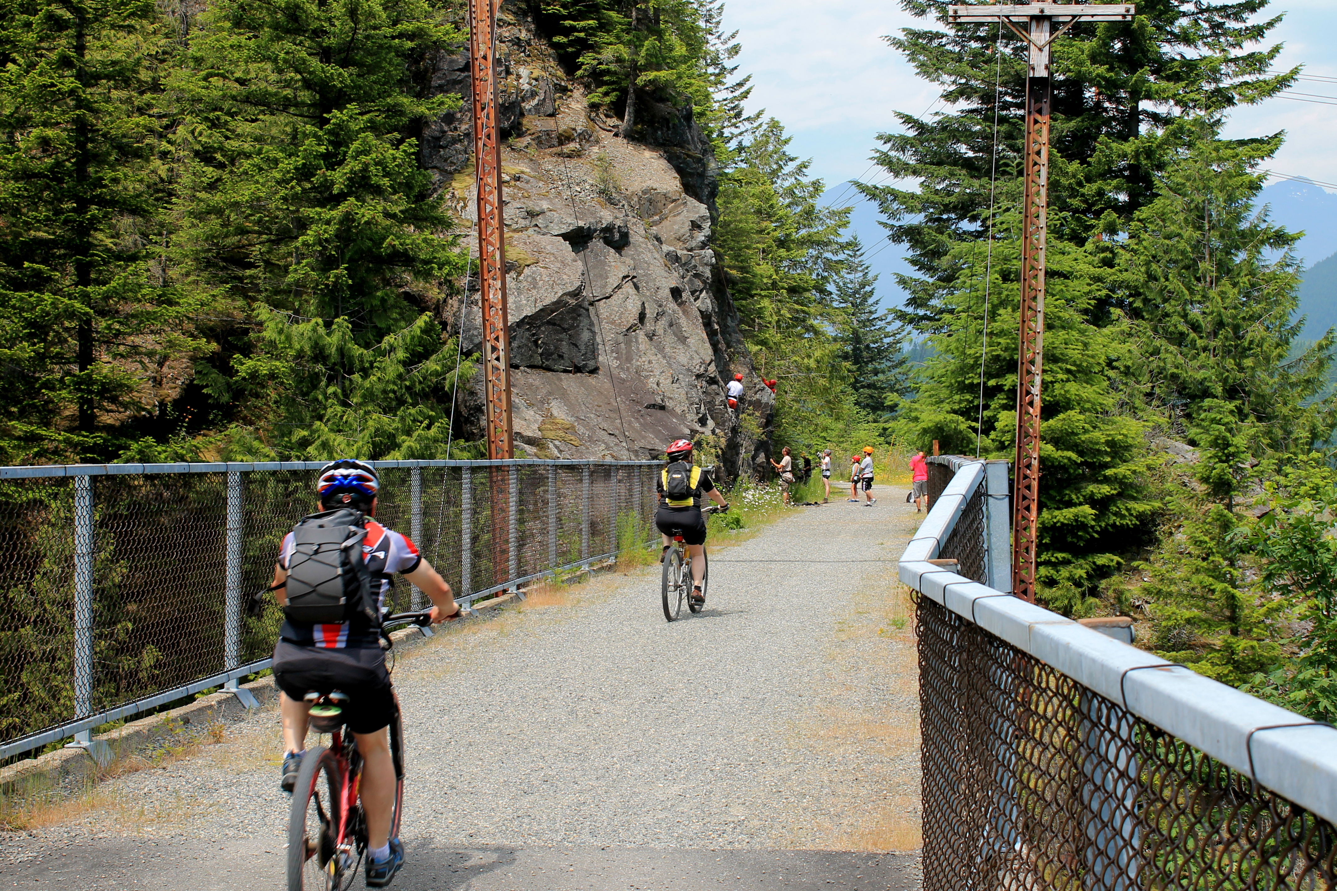 Bicycle shuttle service to Snoqualmie Tunnel launches on John Wayne Pioneer Trail ...