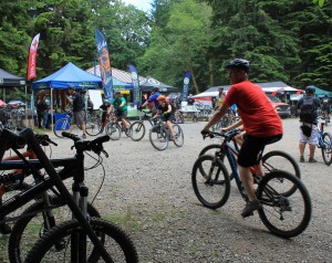 Crowds at mountain bike festival at Duthie Hill