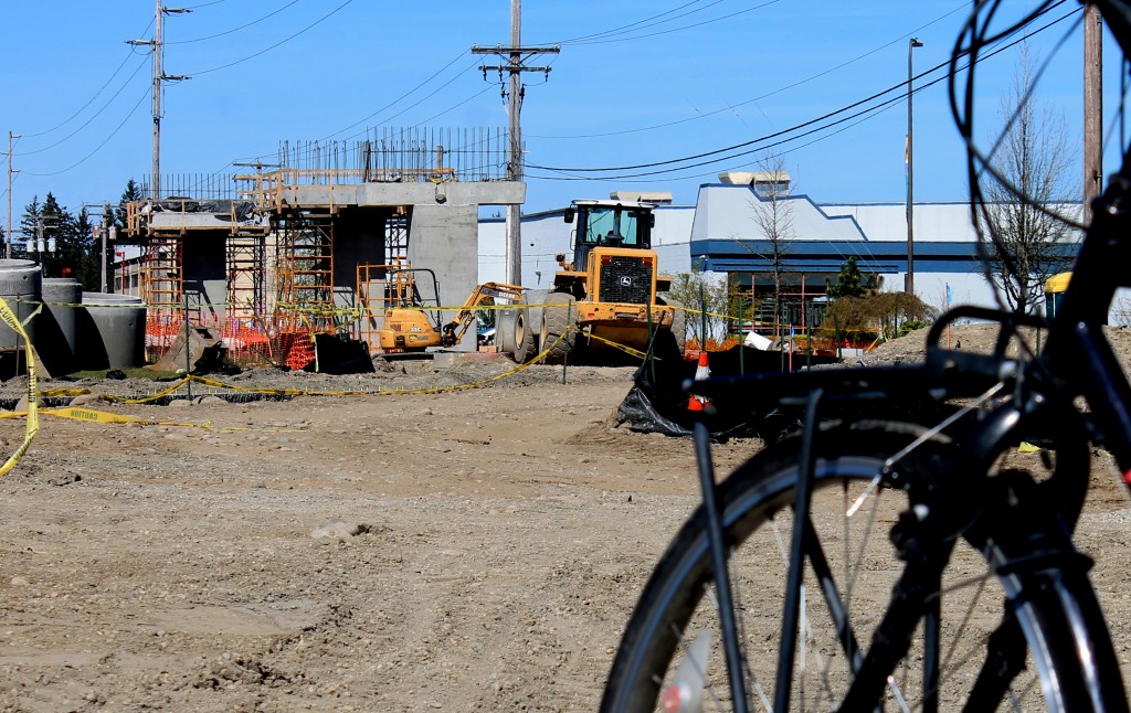 Bicycle-pedestrian bridge construction on Chehalis-Western Trail in Lacey